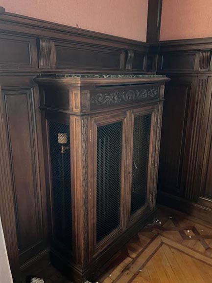 Neo-Renaissance base panelling with lions Neo-Renaissance base panelling with lions-3