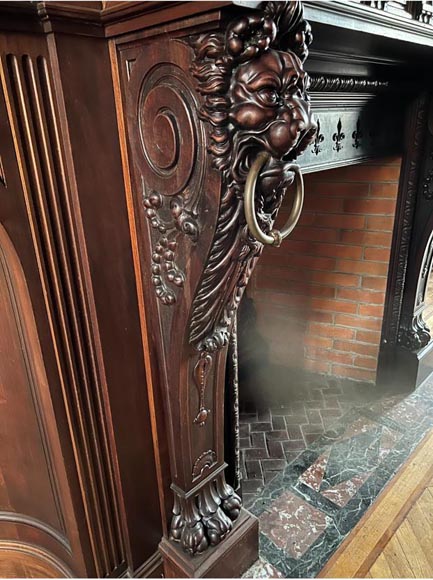 Neo-Renaissance base panelling with lions Neo-Renaissance base panelling with lions-4