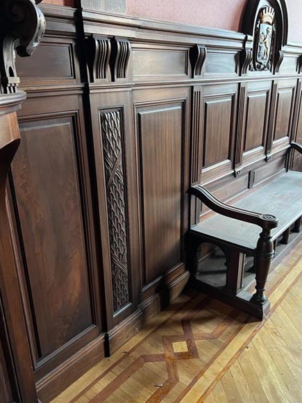 Neo-Renaissance base panelling with lions Neo-Renaissance base panelling with lions-6