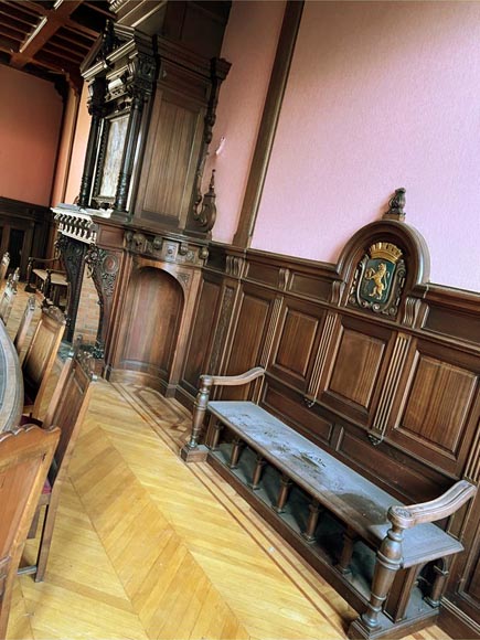 Neo-Renaissance base panelling with lions Neo-Renaissance base panelling with lions-9