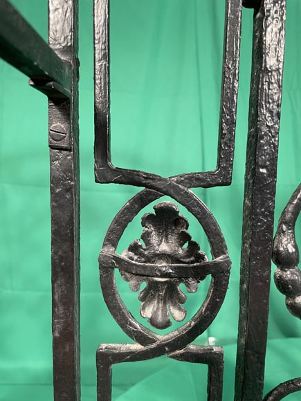 Cast-iron screnn with shell, 18th century Cast-iron screnn with shell, 18th century-4