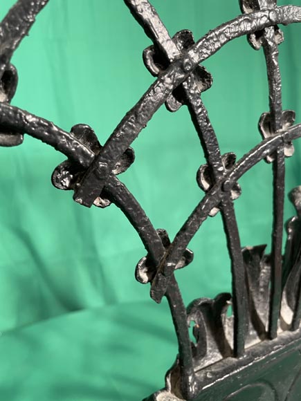 Cast-iron screnn with shell, 18th century Cast-iron screnn with shell, 18th century-5