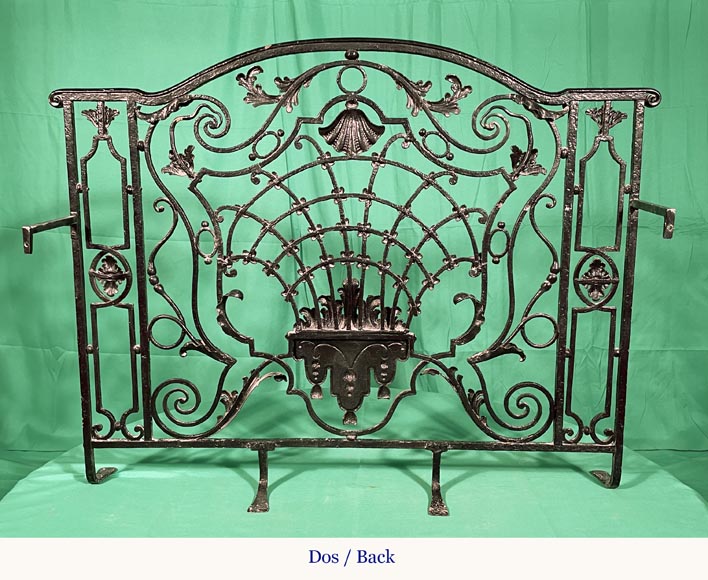 Cast-iron screnn with shell, 18th century Cast-iron screnn with shell, 18th century-11