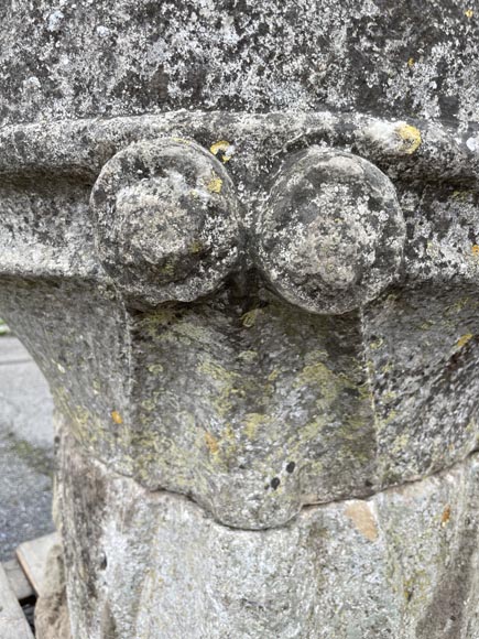 Imposing antique stone stoup Imposing antique stone stoup-9