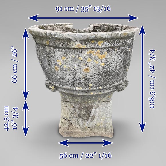 Imposing antique stone stoup Imposing antique stone stoup-12