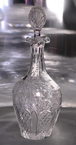 Pair of Engraved Crystal Wine Decanters, Cristallerie de Saint-Louis Pair of Engraved Crystal Wine Decanters, Cristallerie de Saint-Louis-1