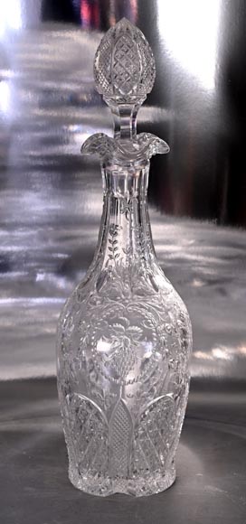 Pair of Engraved Crystal Wine Decanters, Cristallerie de Saint-Louis Pair of Engraved Crystal Wine Decanters, Cristallerie de Saint-Louis-2