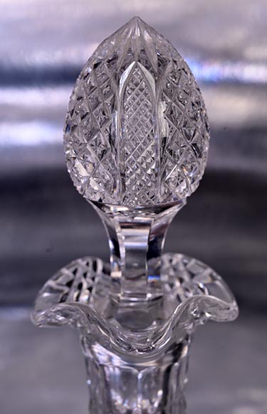 Pair of Engraved Crystal Wine Decanters, Cristallerie de Saint-Louis Pair of Engraved Crystal Wine Decanters, Cristallerie de Saint-Louis-5