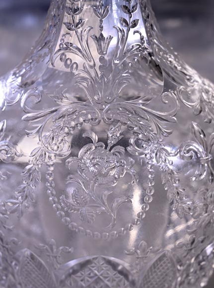 Pair of Engraved Crystal Wine Decanters, Cristallerie de Saint-Louis Pair of Engraved Crystal Wine Decanters, Cristallerie de Saint-Louis-6