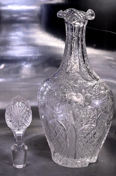 Pair of Engraved Crystal Wine Decanters, Cristallerie de Saint-Louis Pair of Engraved Crystal Wine Decanters, Cristallerie de Saint-Louis-12
