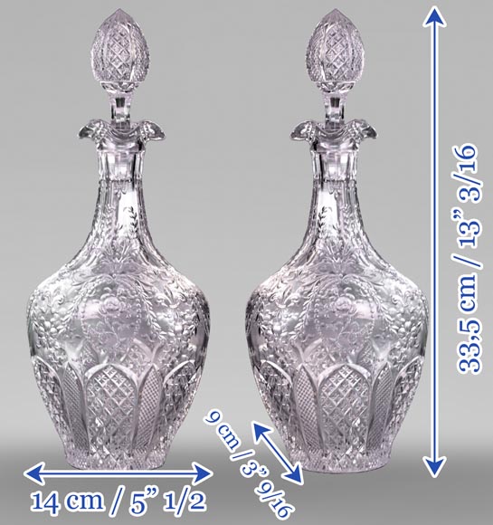 Pair of Engraved Crystal Wine Decanters, Cristallerie de Saint-Louis Pair of Engraved Crystal Wine Decanters, Cristallerie de Saint-Louis-14