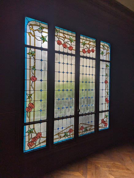 Large Napoleon III stained glass window with rose decorations Large Napoleon III stained glass window with rose decorations-2