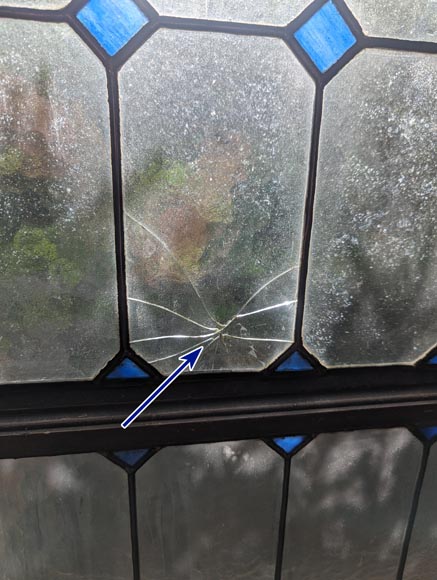 Large Napoleon III stained glass window with rose decorations Large Napoleon III stained glass window with rose decorations-9