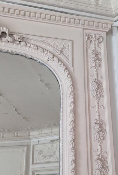 Louis XVI style trumeau with rounded mirror decorated with a ribbon Louis XVI style trumeau with rounded mirror decorated with a ribbon-3