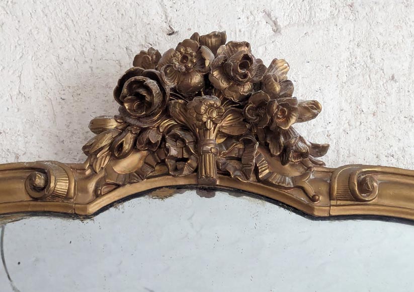 Napoleon style trumeau decorated with a bouquet of flowers, painted Napoleon style trumeau decorated with a bouquet of flowers, painted-1