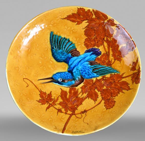 O. Milon, Émile Diffloth, Ornamental Dish with Hummingbird, late 19th century O. Milon, Émile Diffloth, Ornamental Dish with Hummingbird, late 19th century-0