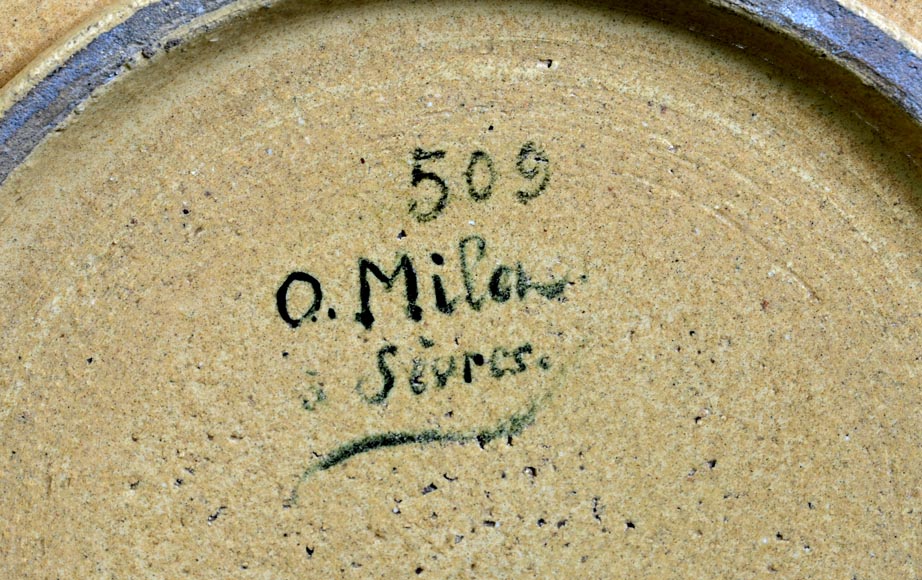 O. Milon, Émile Diffloth, Ornamental Dish with Hummingbird, late 19th century O. Milon, Émile Diffloth, Ornamental Dish with Hummingbird, late 19th century-8