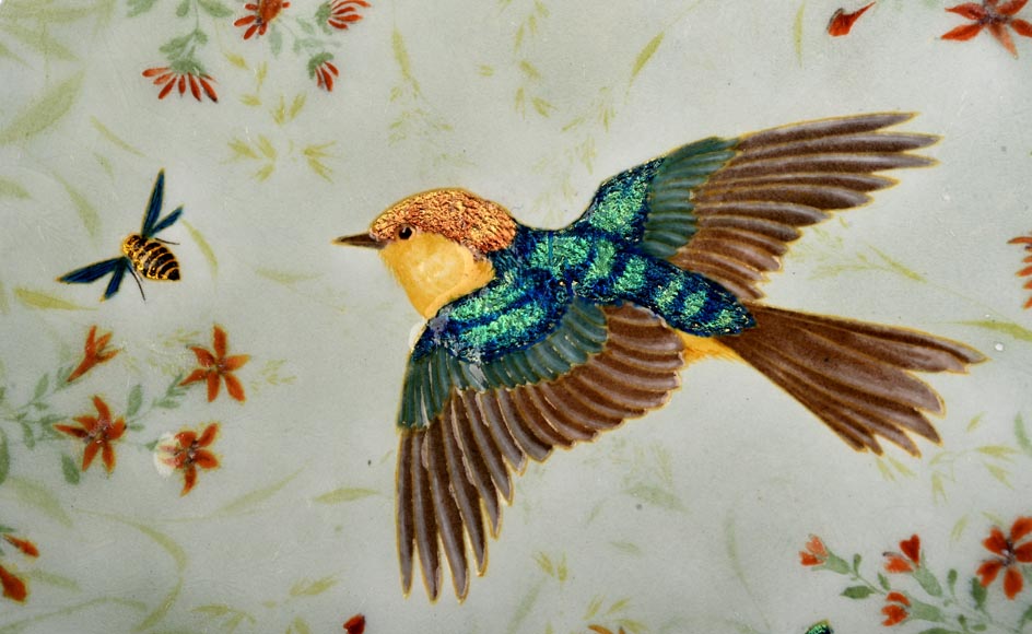 Théodore DECK, Dish decorated with iridescent bird and insects, circa 1880-1900 Théodore DECK, Dish decorated with iridescent bird and insects, circa 1880-1900-2