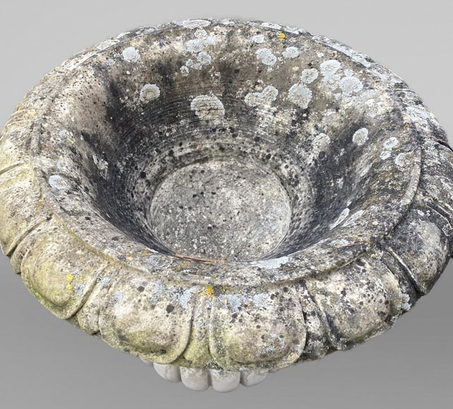 Pair of white marble Medici vases, 1980 Pair of white marble Medici vases, 1980-7