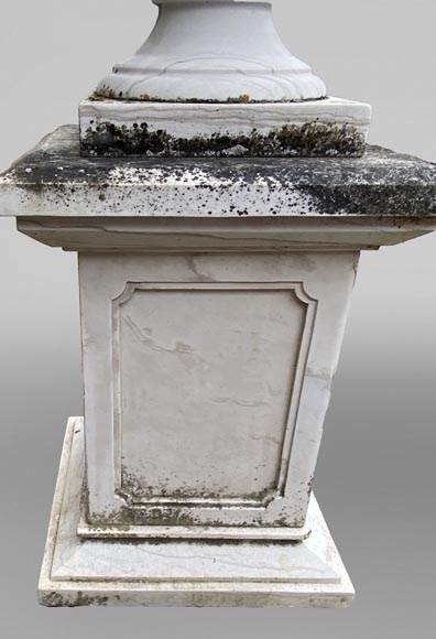 Pair of white marble Medici vases, 1980 Pair of white marble Medici vases, 1980-10