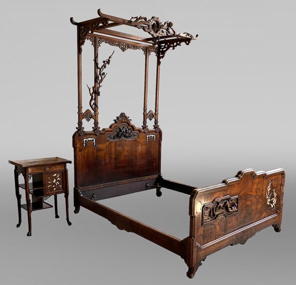 Gabriel VIARDOT, Japonist bed with a canopy and accompanying nightstand, second half of the 19th century Gabriel VIARDOT, Japonist bed with a canopy and accompanying nightstand, second half of the 19th century-0