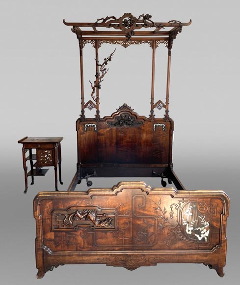 Gabriel VIARDOT, Japonist bed with a canopy and accompanying nightstand, second half of the 19th century Gabriel VIARDOT, Japonist bed with a canopy and accompanying nightstand, second half of the 19th century-2