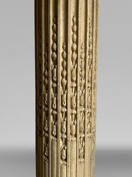 Pair of columns with oak leaves in carved wood and stucco, late 19th century Pair of columns with oak leaves in carved wood and stucco, late 19th century-5