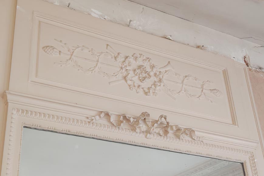 Louis XVI style trumeau decorated with a wreath of flowers Louis XVI style trumeau decorated with a wreath of flowers-2