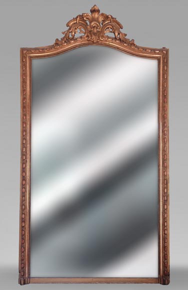 Gilded Louis XV style trumeau adorned with an openwork palmette Gilded Louis XV style trumeau adorned with an openwork palmette-0