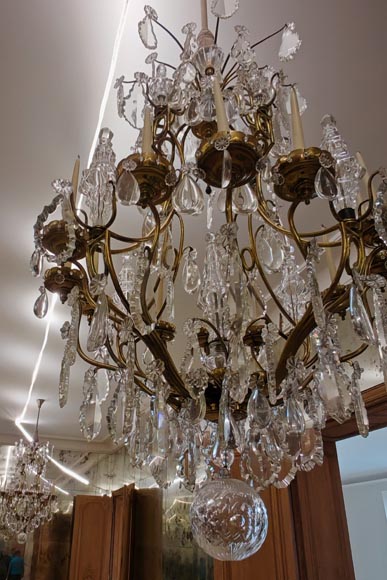 Pair of modern crystal chandeliers, Versailles models Pair of modern crystal chandeliers, Versailles models-19