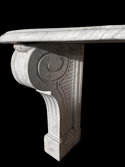 Pair of Consoles in Carrara Marble Pair of Consoles in Carrara Marble-4