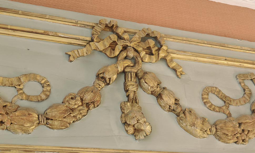 Louis XVI period gilded trumeau decorated with a garland of flowers Louis XVI period gilded trumeau decorated with a garland of flowers-2