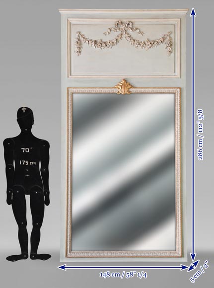 Napoleon III style mirror in carved wood decorated with a garland of flowers Napoleon III style mirror in carved wood decorated with a garland of flowers-10