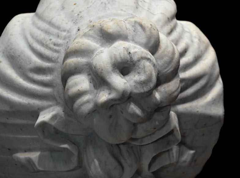 Pair of Sculpted Carrara Marble Sphinxes, 19th Century Pair of Sculpted Carrara Marble Sphinxes, 19th Century-10