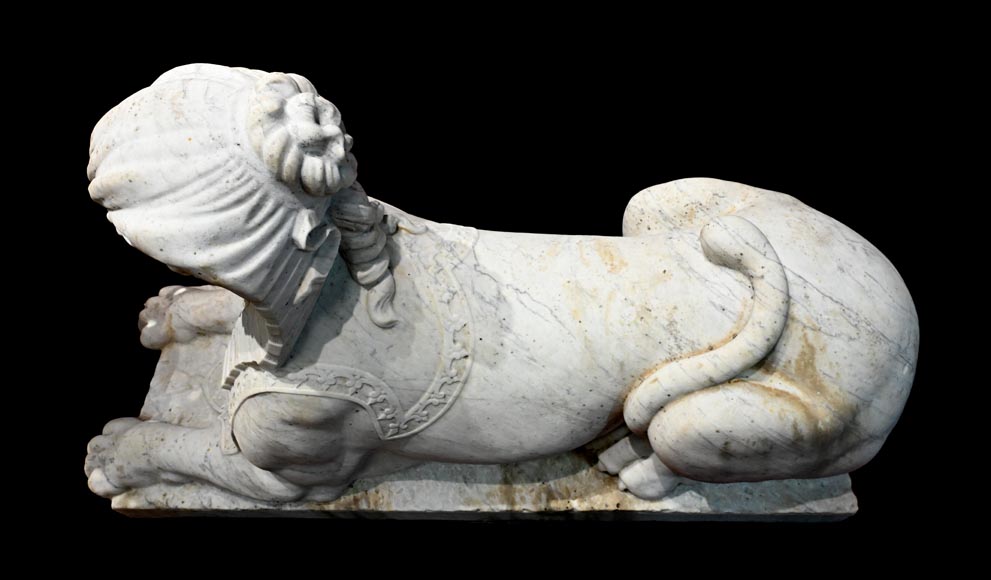 Pair of Sculpted Carrara Marble Sphinxes, 19th Century Pair of Sculpted Carrara Marble Sphinxes, 19th Century-12