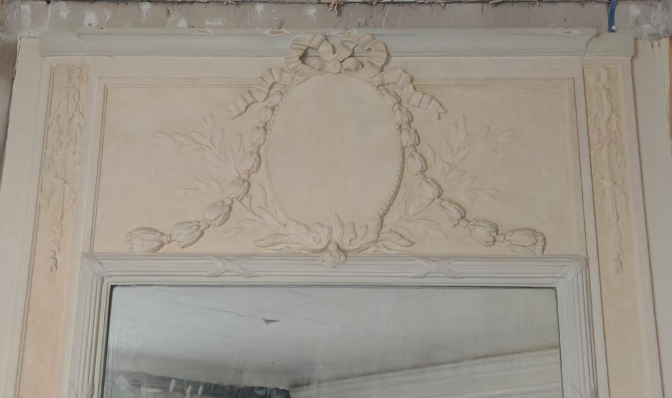 Louis XVI-style trumeau with medallion Louis XVI-style trumeau with medallion-1