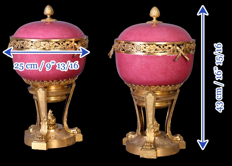 Escalier de CRISTAL (in the spirit of), Pair of pink porcelain potpourris, 19th century Escalier de CRISTAL (in the spirit of), Pair of pink porcelain potpourris, 19th century-13