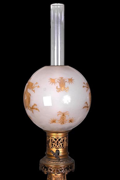 Pair of Oil Lamps in Satsuma Faience with Baccarat Opaline Globes – Second Half of the 19th Century Pair of Oil Lamps in Satsuma Faience with Baccarat Opaline Globes – Second Half of the 19th Century-2