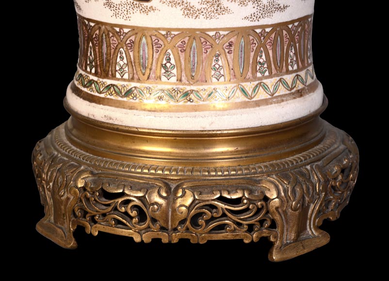 Pair of Oil Lamps in Satsuma Faience with Baccarat Opaline Globes – Second Half of the 19th Century Pair of Oil Lamps in Satsuma Faience with Baccarat Opaline Globes – Second Half of the 19th Century-15