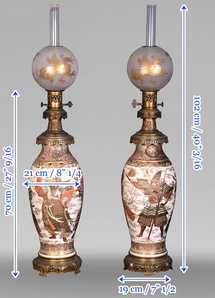 Pair of Oil Lamps in Satsuma Faience with Baccarat Opaline Globes – Second Half of the 19th Century Pair of Oil Lamps in Satsuma Faience with Baccarat Opaline Globes – Second Half of the 19th Century-16