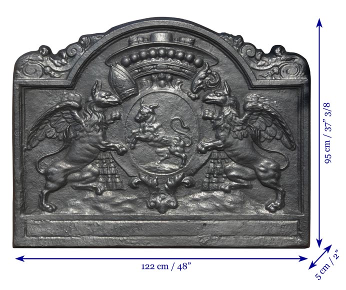Important fireplace plaque with the coat of arms of David-Nicolas de Berthier, with a bull framed by two griffins Important fireplace plaque with the coat of arms of David-Nicolas de Berthier, with a bull framed by two griffins-10