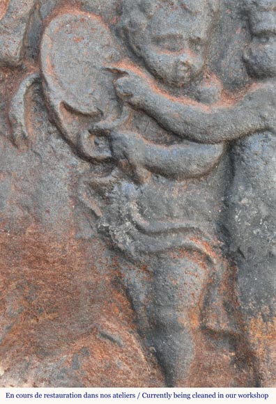 Small Louis XV period plaque with putti Small Louis XV period plaque with putti-2