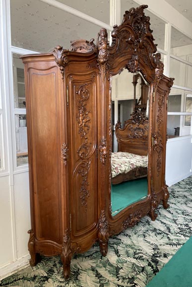 Louis XV style walnut bedroom Louis XV style walnut bedroom-16