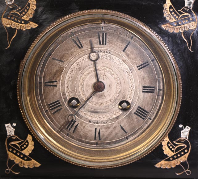 Egyptian Revival mantel garniture in black marble, green onyx, and gilt bronze Egyptian Revival mantel garniture in black marble, green onyx, and gilt bronze-4