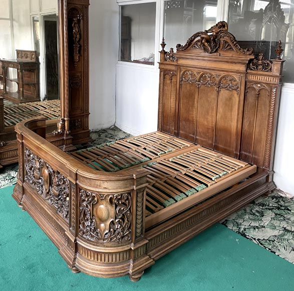 Louis MALARD, walnut bedroom set Louis MALARD, walnut bedroom set-1