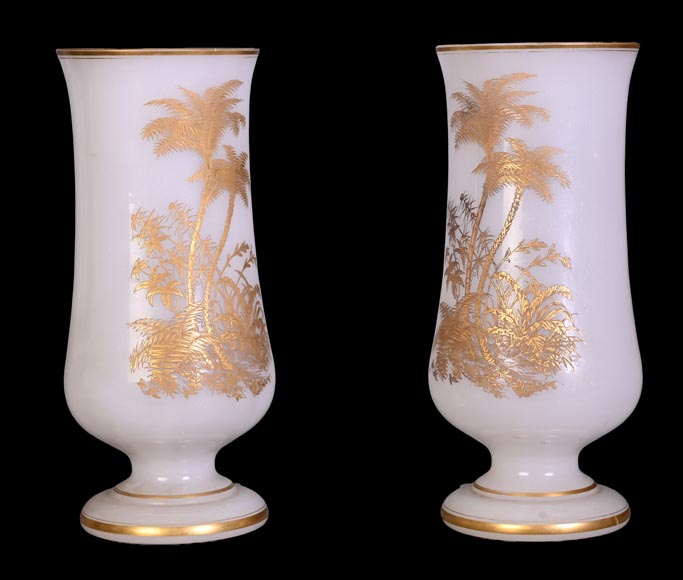 BACCARAT – Pair of White Opaline Vases with Gilded Japonist Decoration BACCARAT – Pair of White Opaline Vases with Gilded Japonist Decoration-1