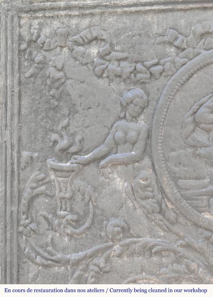 Louis XVI style fireplace plate with mythological decoration Louis XVI style fireplace plate with mythological decoration-2