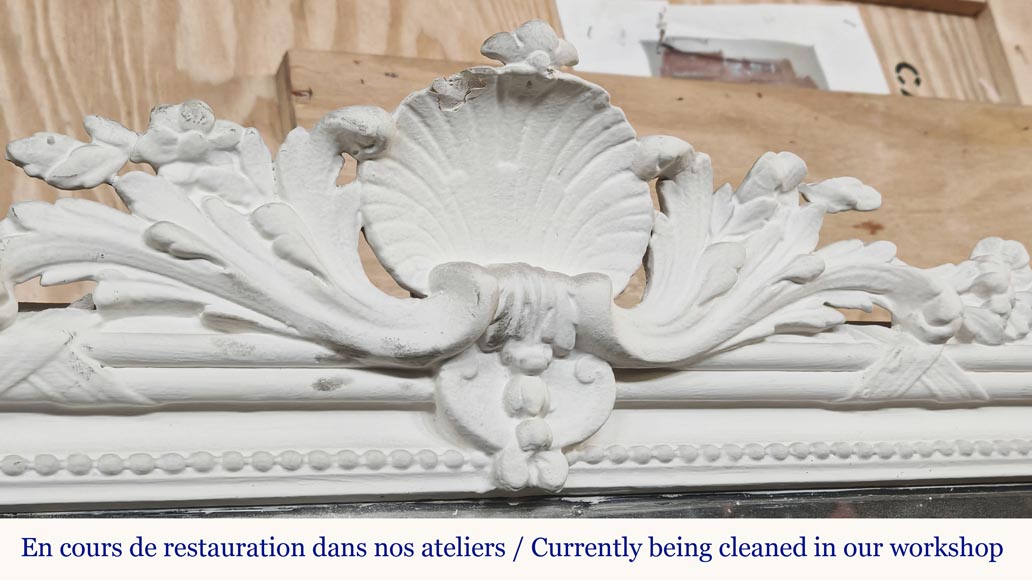 Napoleon III style trumeau topped with a shell Napoleon III style trumeau topped with a shell-2