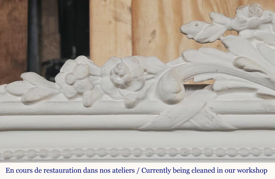 Napoleon III style trumeau topped with a shell Napoleon III style trumeau topped with a shell-3