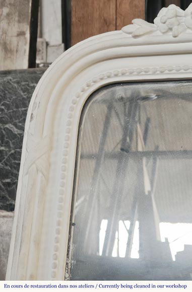 Napoleon III style trumeau topped with a shell Napoleon III style trumeau topped with a shell-4